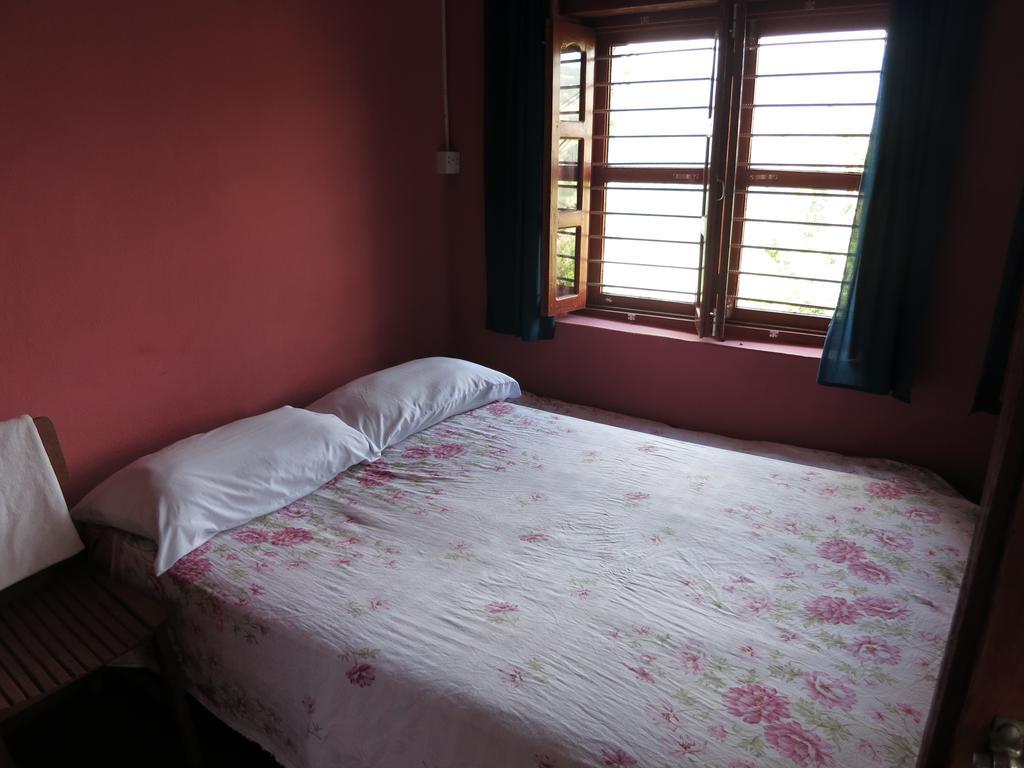 Dinesh House Bed & Breakfast Pokhara Bilik gambar